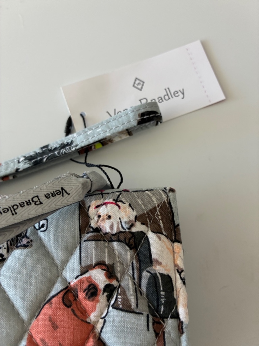 NWT! Vera Bradley RFID Smartphone Quilted Dog Pattern Wristlet. - Picture 5 of 10